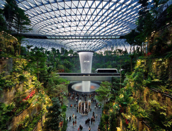 Biophilic architecture, The Jewel Singapore, fonte Design Wanted